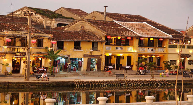 How to get from Hoi An to Hue