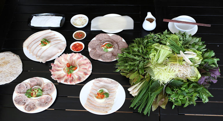 What to eat in danang - Best food in Da Nang