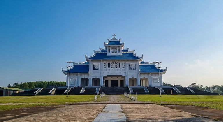 Private car Dong Hoi to Da Nang