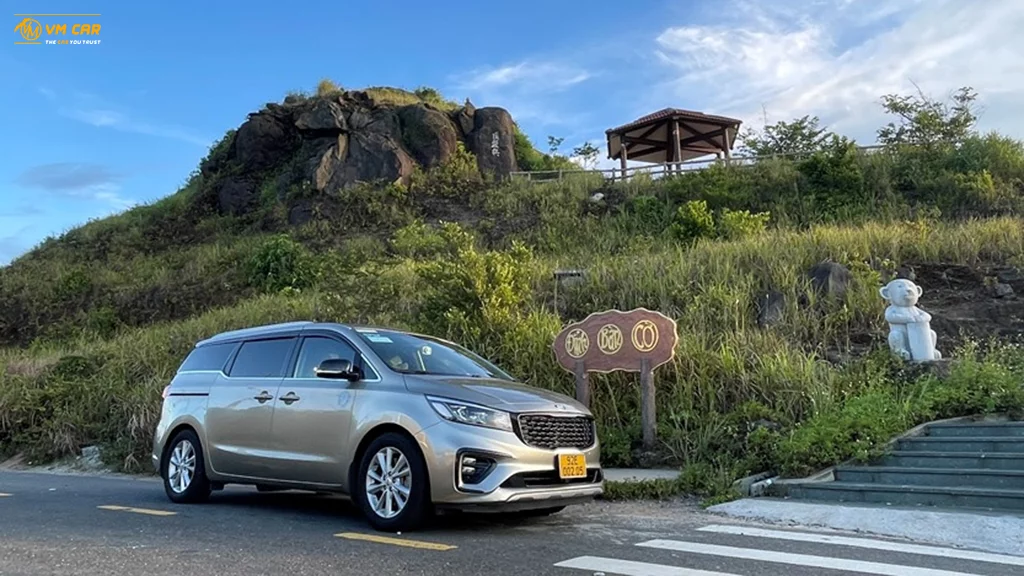 Da Nang to Monkey Mountain by car