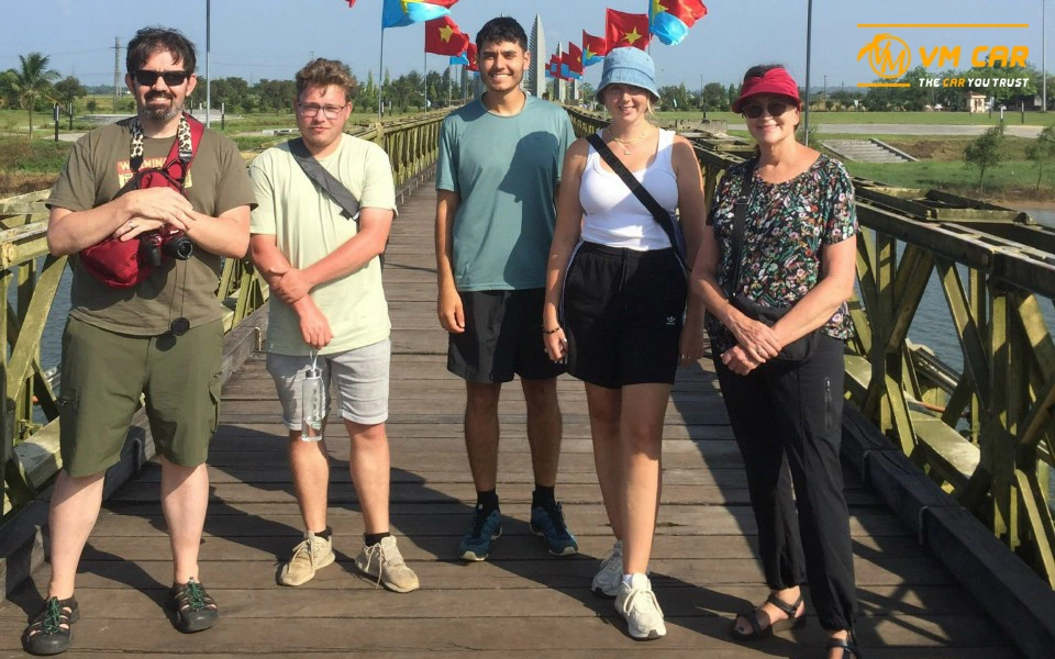 Da Nang to Phong Nha by car via Hien Luong Bridge