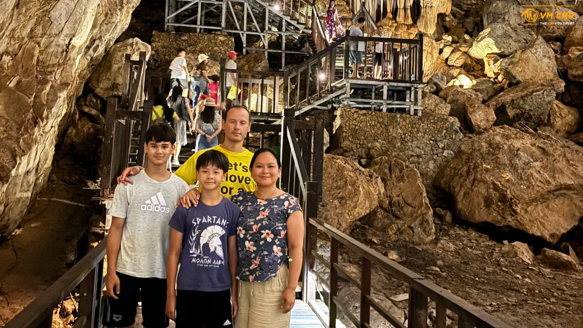 Hue to Paradise Cave by private car