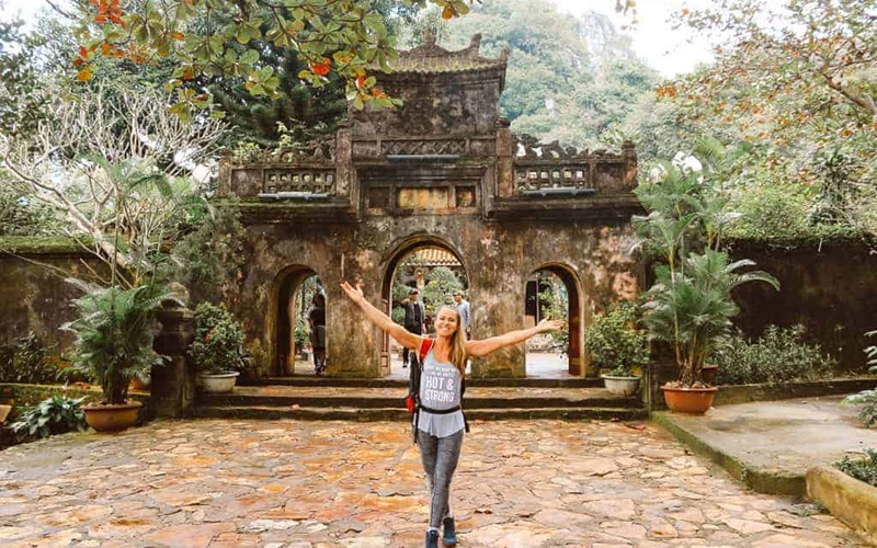 Private car from Hue to Nha Trang