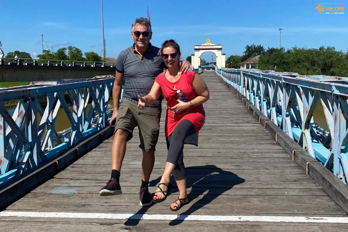 Da Nang To DMZ By Private Car 2 Da Nang to DMZ with Hien Luong Bridge