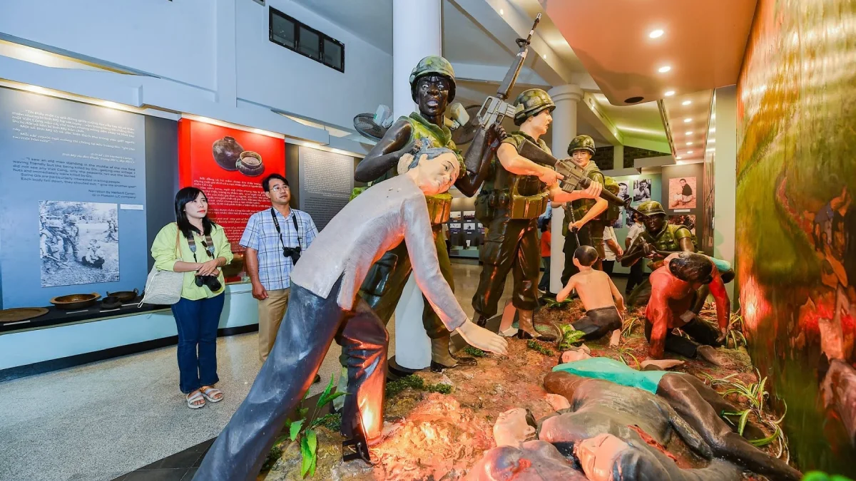 Hoi An to My Lai Massacre By Private Car 1 Model depicting the My Lai Massacre by U.S. soldiers