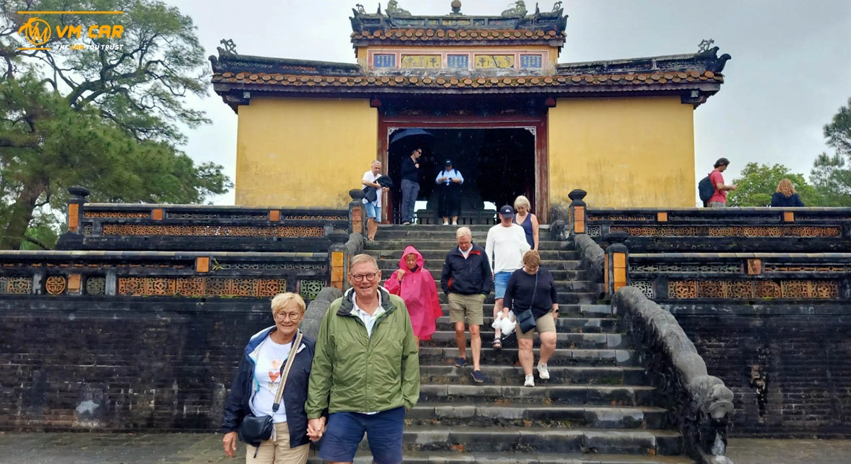 Hue boat tour with Minh Mang Tomb