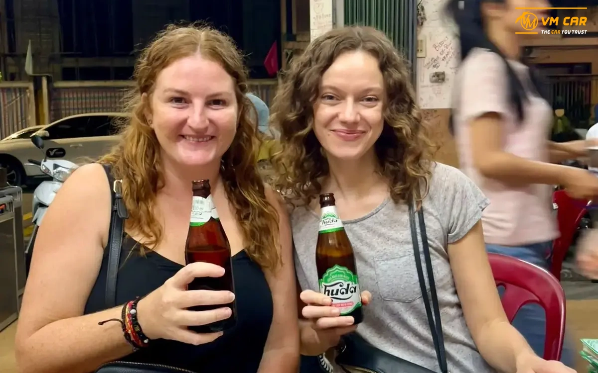 Hue street food tour by cyclo with beer