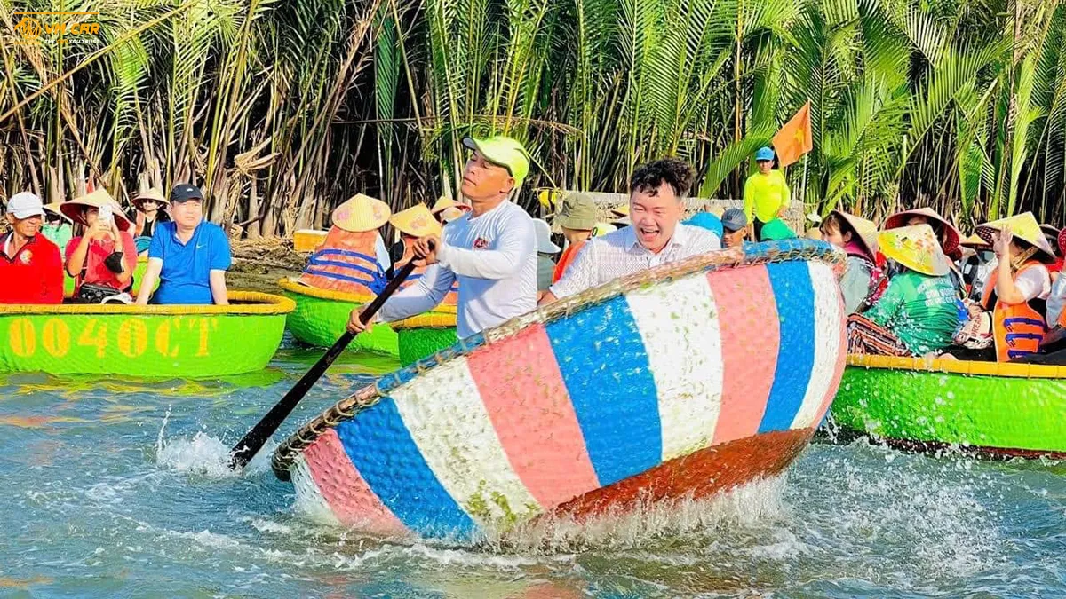 Experience the famous basket boat dance