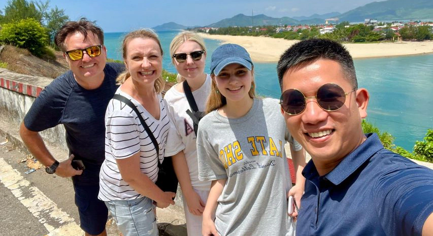 Private car from Da Nang Airport to Hue