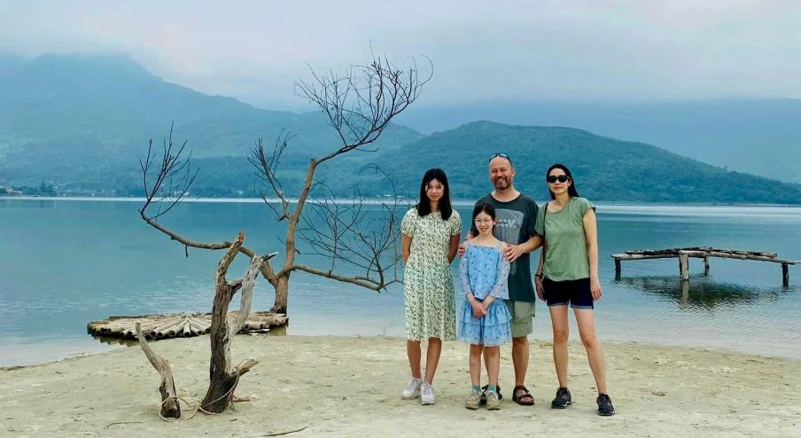 Private car from Da Nang Airport to Hue