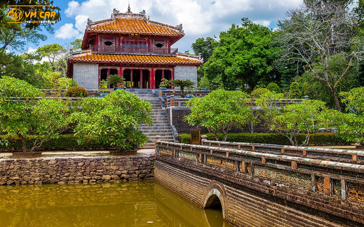 One day in Hue with Minh Mang Tomb