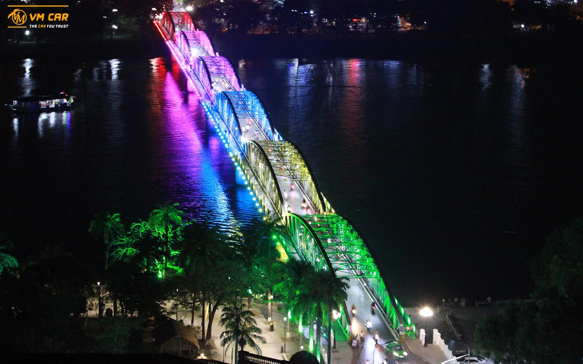 Truong Tien Bridge: one day in Hue