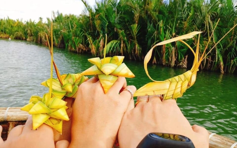 Rings from coconut leaves