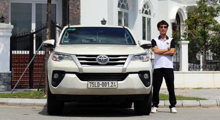 Hue To Lao Bao Border By Car 7 Hue to Lao Bao by SUV car