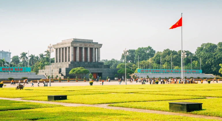 Hanoi city sightseeing by private car