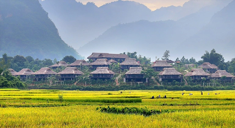 Hanoi to Mai Chau district by car