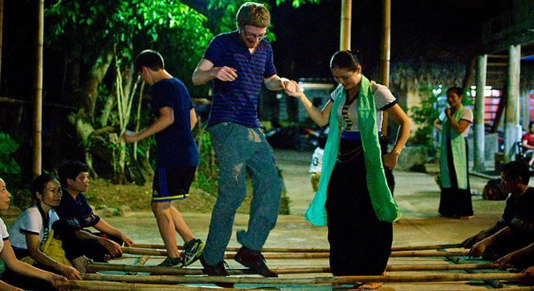 transfer Hanoi to Mai Chau by car