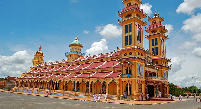 Cai Be Cao Dai temple