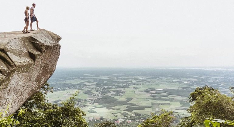 Ho Chi Minh to Tay Ninh car rental