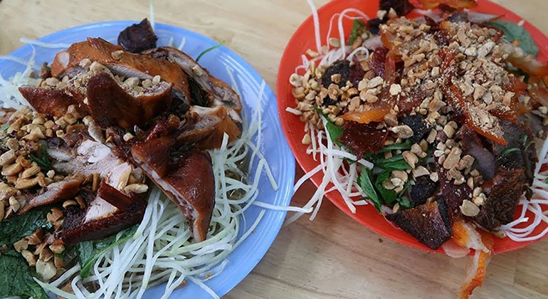 Hanoi street food tour with Nom Bo Kho