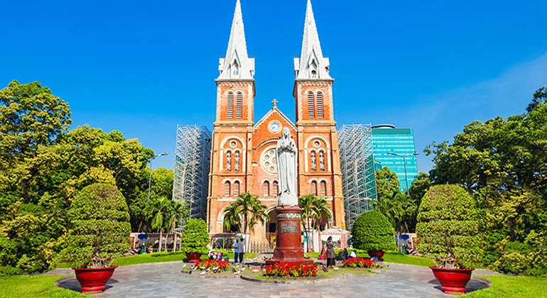 Notre Dame Cathedral & Cu Chi tunnels full day tour