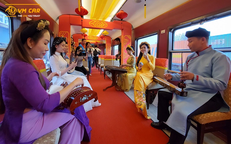 Hue royal court music