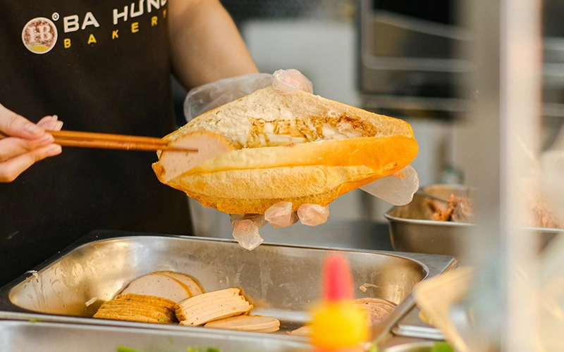 Banh mi for breakfast in Da Nang