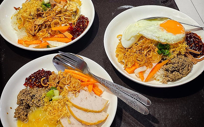 Xoi Me Choux for breakfast in Da Nang