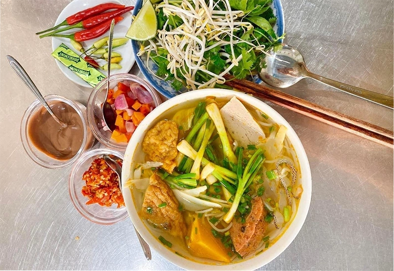Bun cha ca Ba Hon