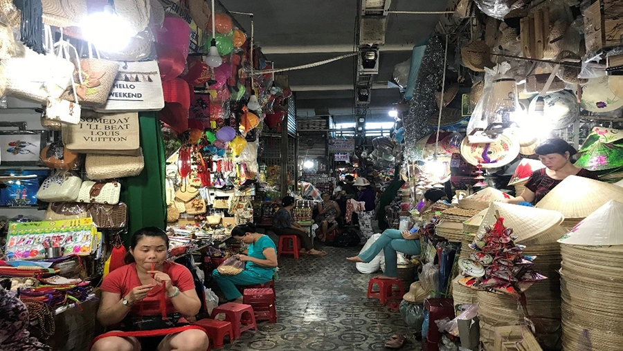 Foor 2 of Dong Ba market