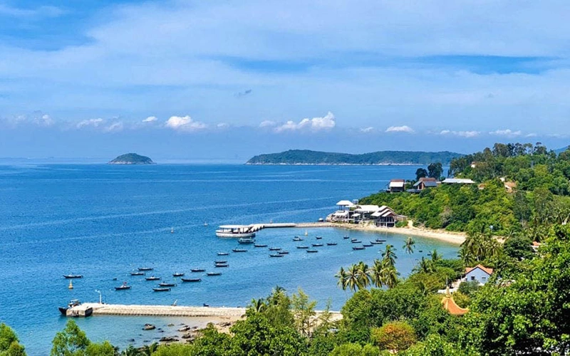 Fantastic scenery at Cham Island