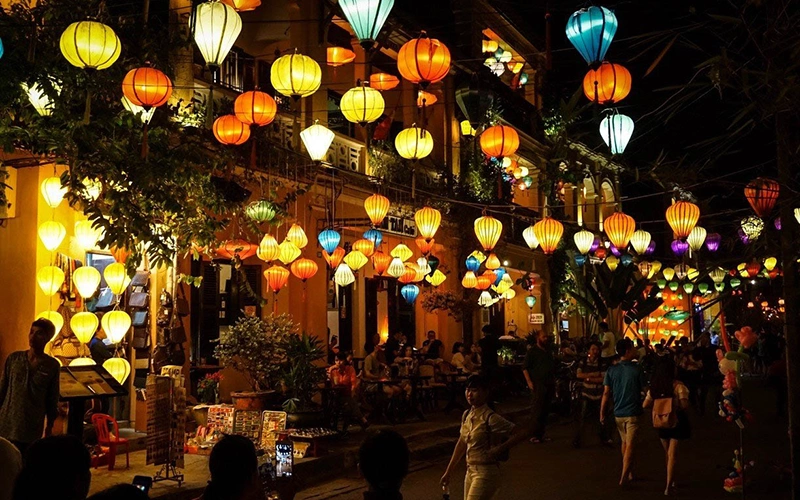 Walk around the old town at night