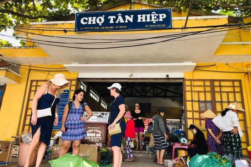 Tan Hiep market in Cham Island