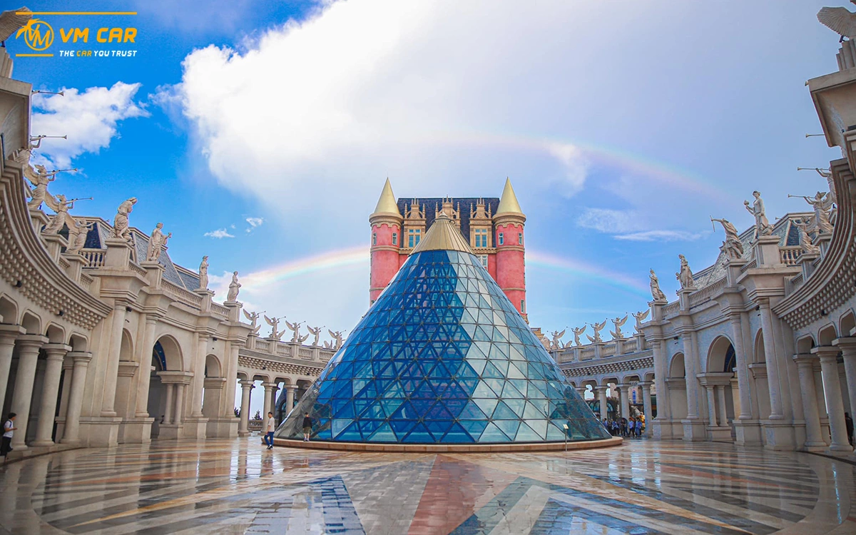 Lunar Castle: Moonlight Square