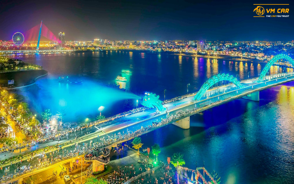 Things to do in Da Nang at night: Dragon Bridge water show