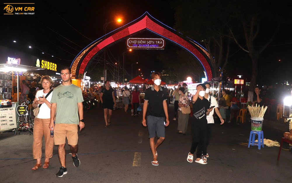 Son Tra night market Da Nang