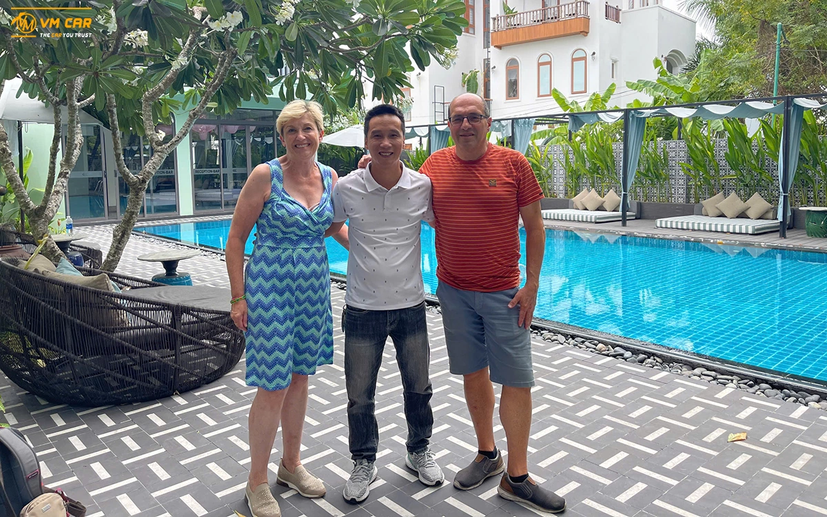 Private car from Hanoi to Huong Pagoda