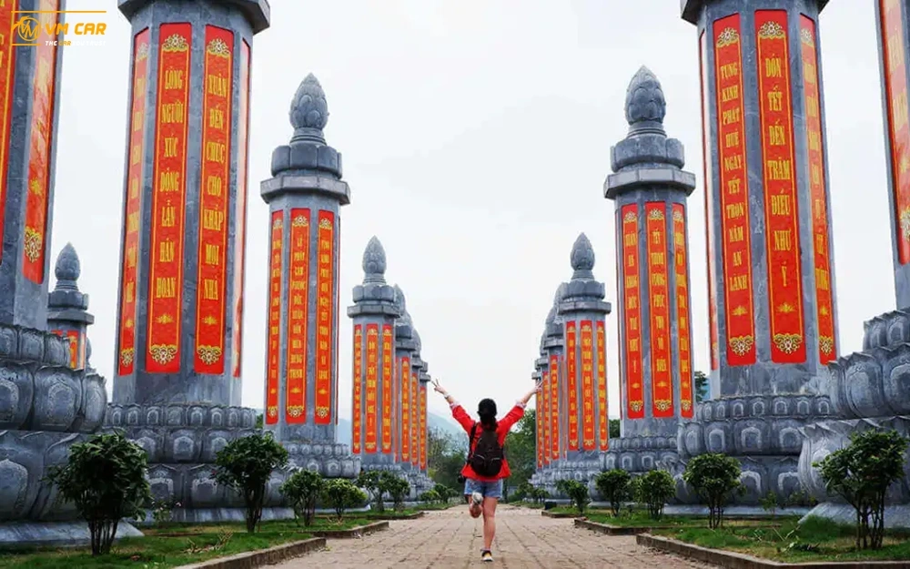 Hanoi to Tam Chuc Pagoda private car