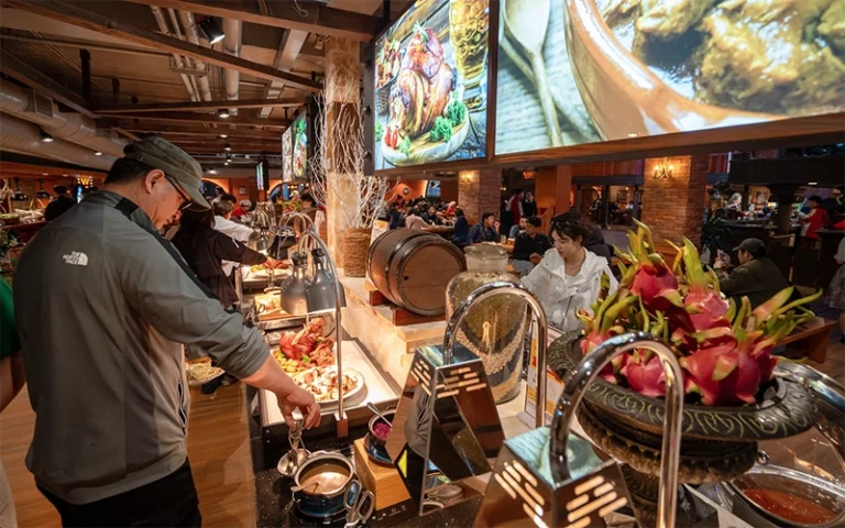 Booking Ba Na Hills tickets - buffet