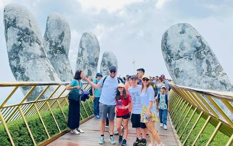 Booking Ba Na Hills tickets - Golden Bridge