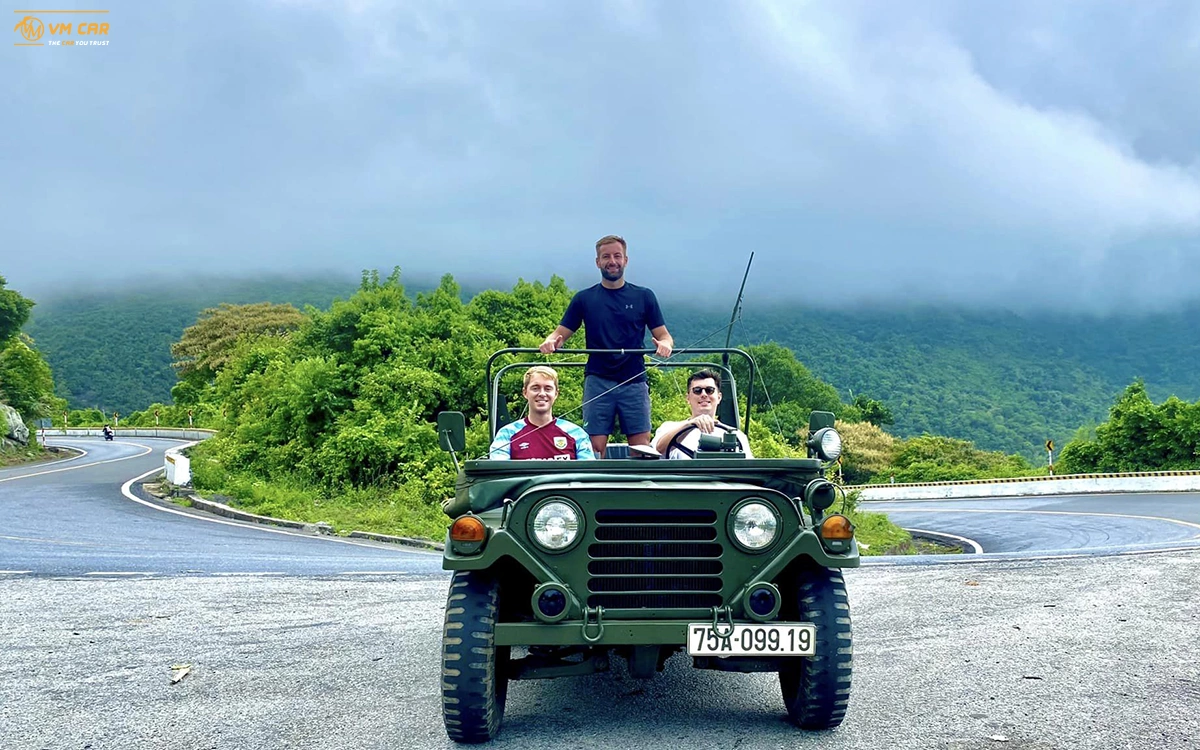 Jeep tour Da Nang to Hue via Hai Van Pass