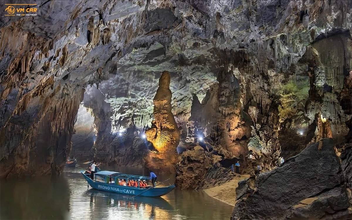 Boat trip to visit Phong Nha Cave