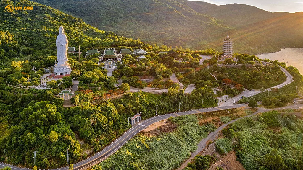 Da Nang is famous for Linh Ung Pagoda