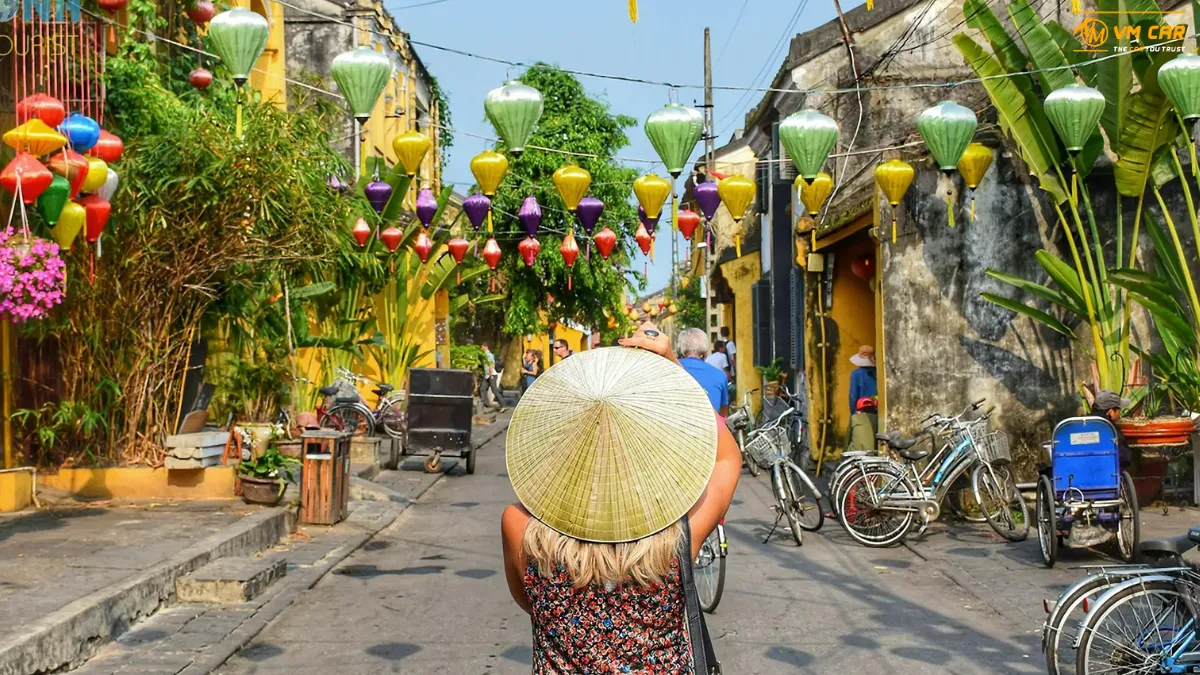 Solo travel is popular in Hoi An
