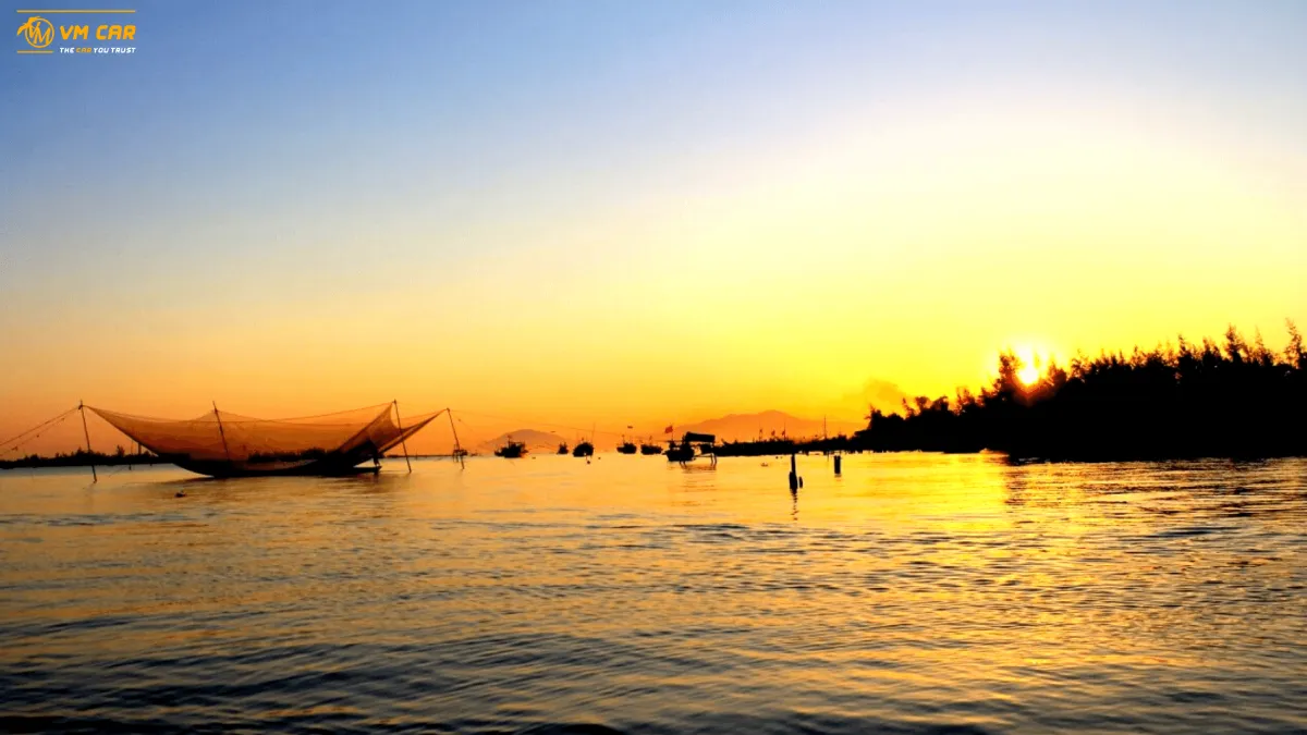A tranquil sunset on the Thu Bon River
