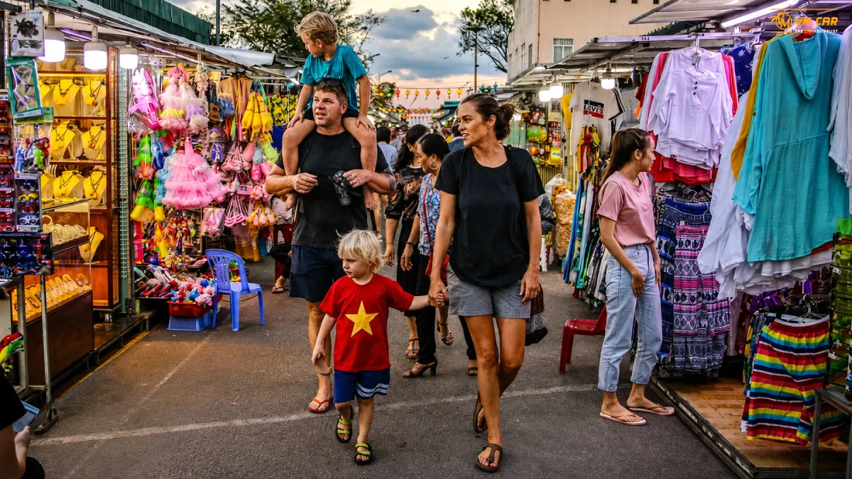 The Vibrant Atmosphere of Nha Trang Night Market
