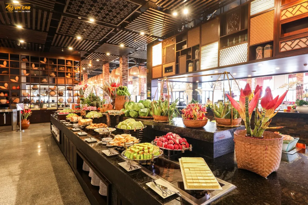 Buffet at Fansipan Legend