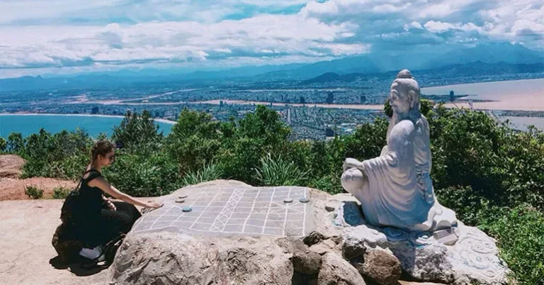 Da Nang to Monkey Mountain by car