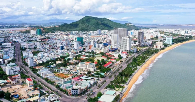 Da Nang to Quy Nhon by private car