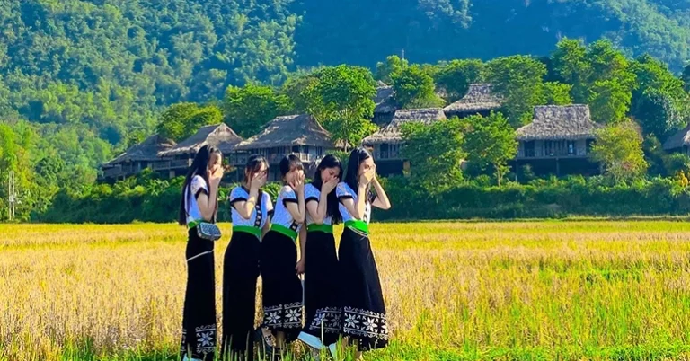 Hanoi to Mai Chau by car